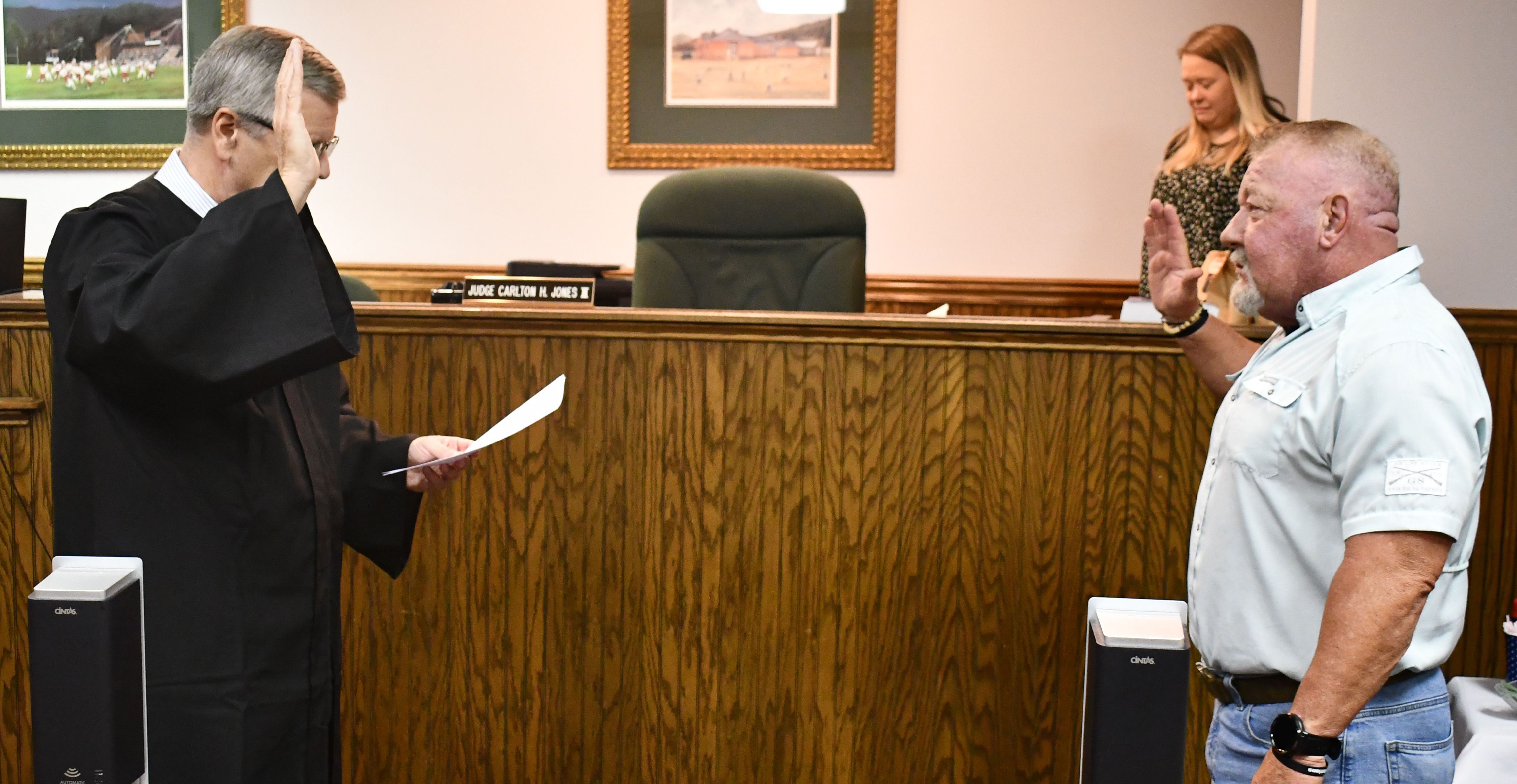 Megan Horn/The Clayton Tribune. Mark Gerrells is sworn-in as Sheriff of Rabun County on Thursday morning to fulfill the 2021-2024 term.