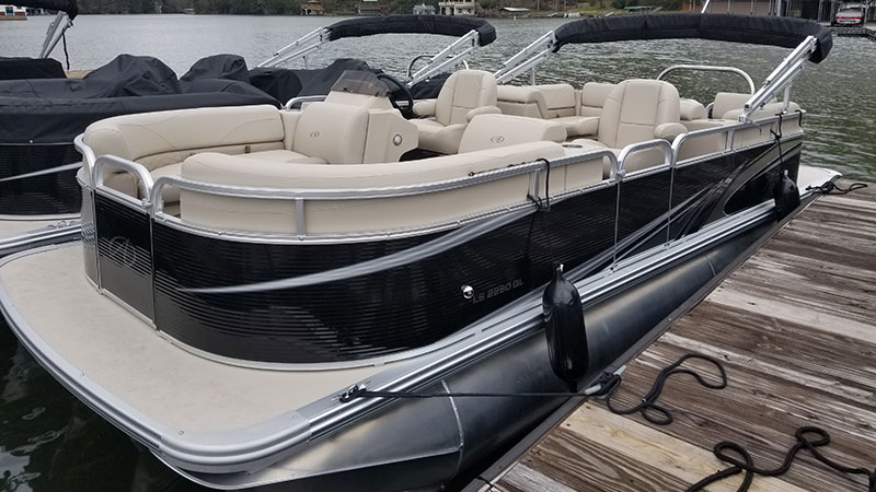 Shown is one of many tritoons available for rent at LaPrade's Marina on Lake Burton. (Photo/LaPrade's Marina)