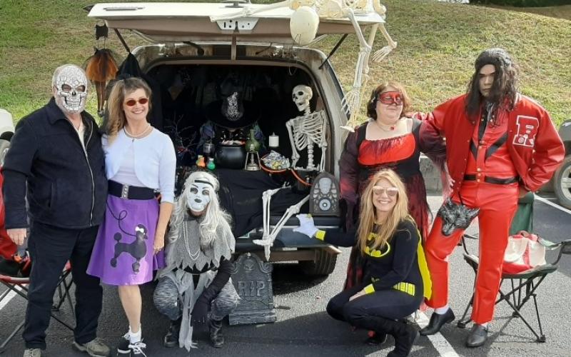 Photo courtesy Rabun County Parks and Recreation. The Kiwanis Club of Rabun County won Best Trunk.