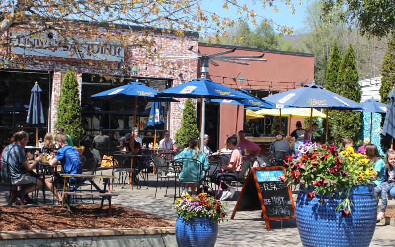 Megan Broome/The Clayton Tribune. Universal Joint in downtown Clayton was doing booming business on a beautiful spring day recently.