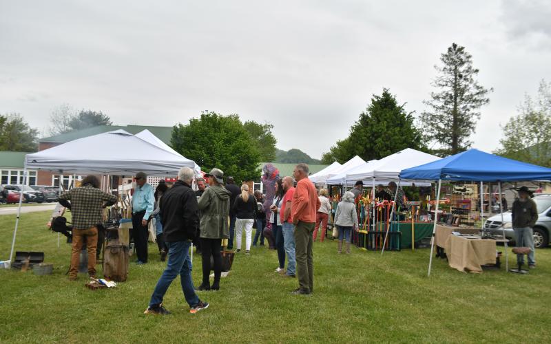 Megan Broome/The Clayton Tribune. Crowds of people made their way to Dillard Saturday, May 6, for the inaugural Dinglerfest that featured folk art, blacksmithing demo, music and many other exhibitors who created beautiful and unique works of art.
