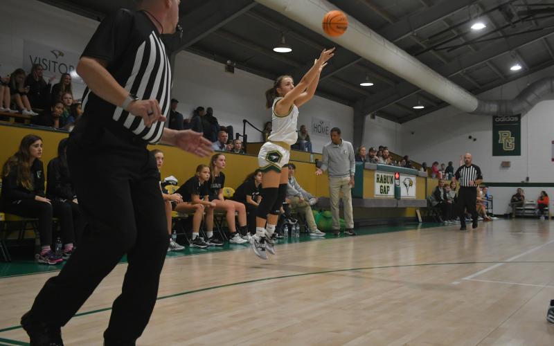 Wade Cheek/The Clayton Tribune. RGNS’s Emmarie Moore shoots.