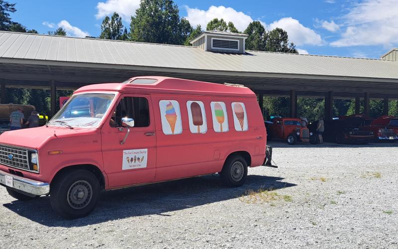 Megan Horn/The Clayton Tribune. Event-goers at last weekend’s Rockin’ Mountain Motor Show last weekend got a sweet treat at The Ice Cream Darlin’ truck during the event.