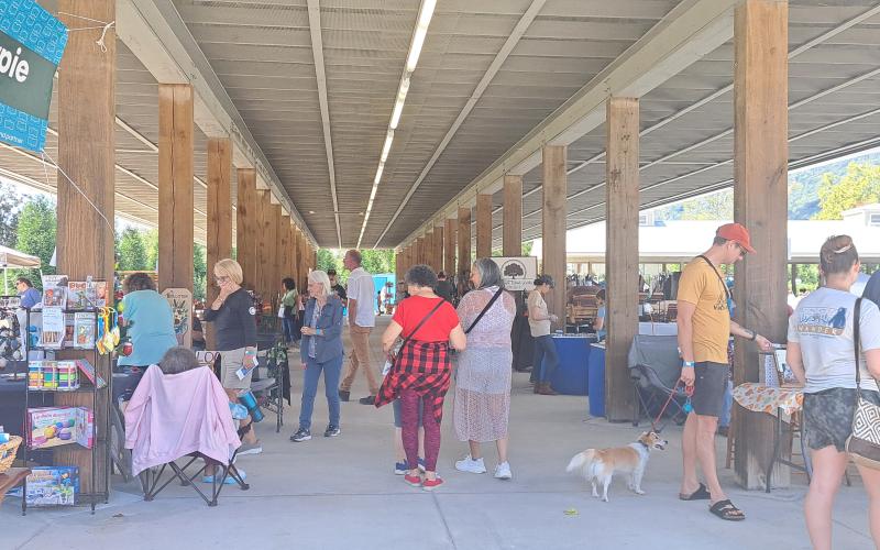 Megan Horn/The Clayton Tribune. Crowds of people showed out to Clayton for the annual Foxfire Mountaineer Festival on Saturday, Oct. 5.  Below: Submitted photo from the Foxfire Mountaineer Festival.