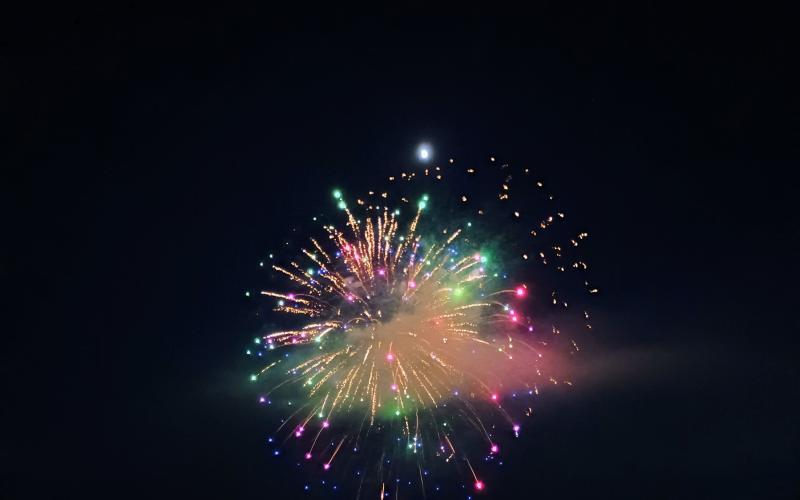 Megan Horn/The Clayton Tribune. Fireworks lit up the night sky in Dillard on Friday, July 4, as the community celebrated Independence Day with a bang. Hotel guests had the opportunity to view the impressive fireworks show from the VIP area.