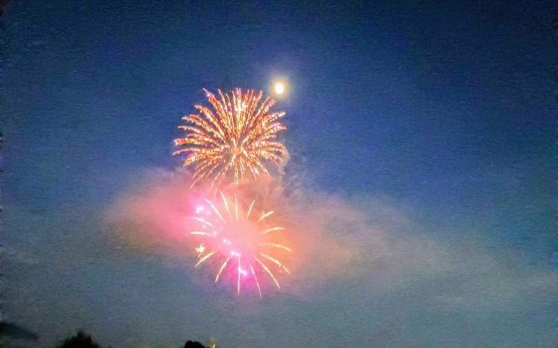 Megan Horn/The Clayton Tribune. Fireworks lit up the night sky in Dillard on Friday, July 4, as the community celebrated Independence Day with a bang. Hotel guests had the opportunity to view the impressive fireworks show from the VIP area.