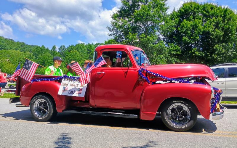 Megan Horn/The Clayton Tribune. Grace Chapel at High Holly was one of over 37 participants in Sky Valley’s Grand Parade last weekend. Rev. Steve Kerhoulas, pastor at Grace Chapel on High Holly Mountain, gave the invocation at the beginning of the parade.