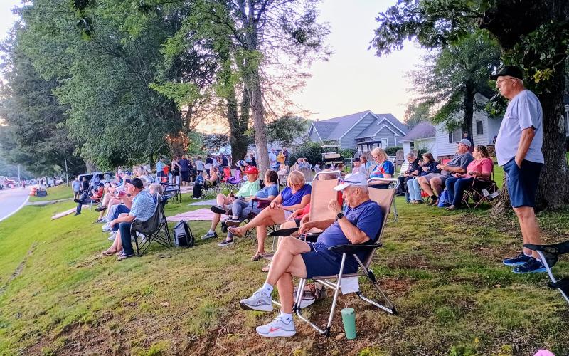Megan Horn/The Clayton Tribune. The Dillard House hotel guests got the VIP treatment on Friday, July 4, as they got to view Independence Day fireworks and special desserts from the VIP area. The fireworks began at dark.