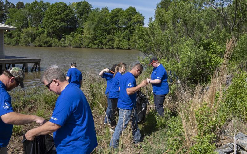 Submitted. Georgia Power volunteers help clean-up the park.