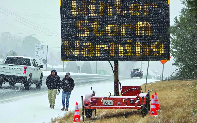 File/Enoch Autry/The Clayton Tribune. Last January, Clayton and Rabun County received an influx of snow flakes that caused driving issues and power outages. This weekend sleet and snow are in the forecast as temperatures become colder.