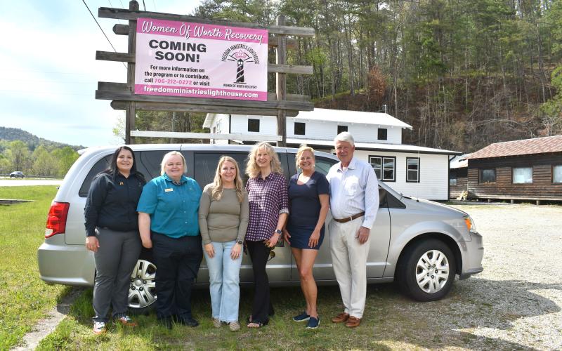 Megan Horn/The Clayton Tribune. Pictured in front of the new van are Jessica Rojas, McDonald’s district supervisor, left; Kim Levitt, McDonald’s general manager; WOW Recovery Director Ashley York; Karen Bacon, Clayton Rotary Foundation chair; Laura Seberg, Rotary Club of Clayton president-elect; and Matt Freeman, Rotary Club of Clayton president.