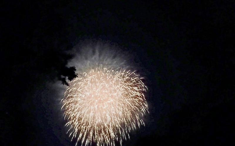 Megan Horn/The Clayton Tribune. Beautiful fireworks lit up the night sky in Sky Valley on Friday, July 3, as thousands celebrated America’s 250th birthday. Sky Valley’s Dustin Henslee became a certified fireworks operator so he could conduct the firework’s display.