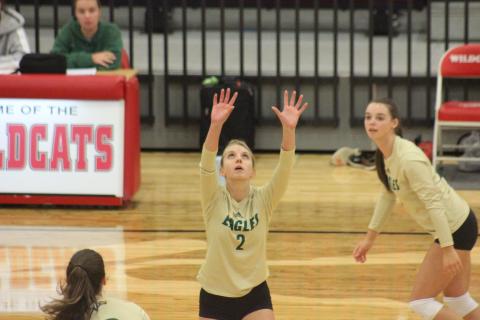 Rabun Gap’s Lexy Davis (2) sets up a teammate during a match against Rabun County at Rabun County’s Ken Byrd Court in Tiger on Tuesday night. (Glendon Poe/The Clayton Tribune)