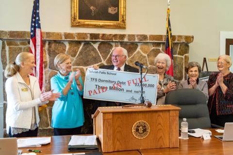 E. Lane Gresham/Tallulah Falls School. From left are former Tallulah Falls School Board of Trustees’ chairwomen Amy Atkinson, Ellen Alderman, President and Head of School Larry A. Peevy, former board chairwomen Carolyn Freelander, Gewene Womack and current board chair Gail Cantrell.
