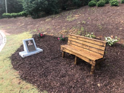 A memorial to former mayor "Doc" Gillespie was recently unveiled at Kingwood Country Club Golf Course.