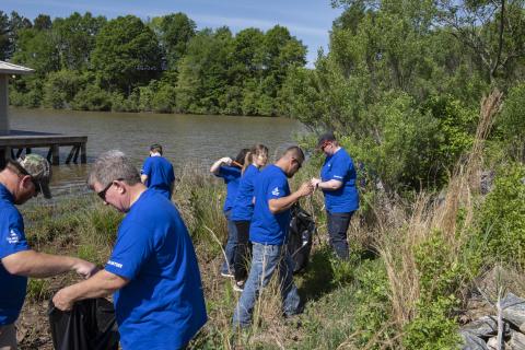 Submitted. Georgia Power volunteers help clean-up the park.