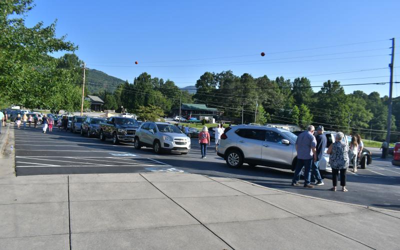 Megan Broome/The Clayton Tribune. Several people in the community joined in the 14th Annual Prayer Motorcade to travel to each of Rabun County’s schools and pray to ask Jesus to bless the children, administrators, faculty, and staff during the new school year.