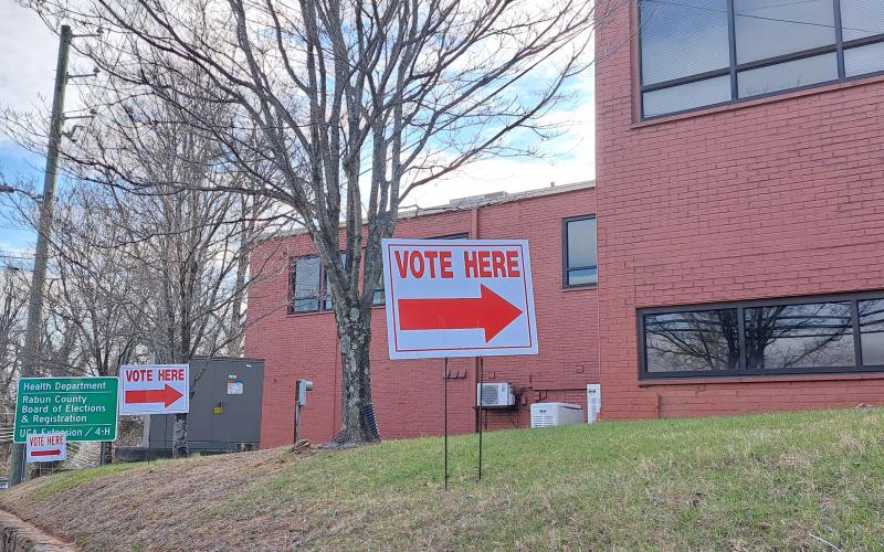 Megan Horn/The Clayton Tribune. Signage directs voters to the Rabun County Elections Office during Advanced Voting. 